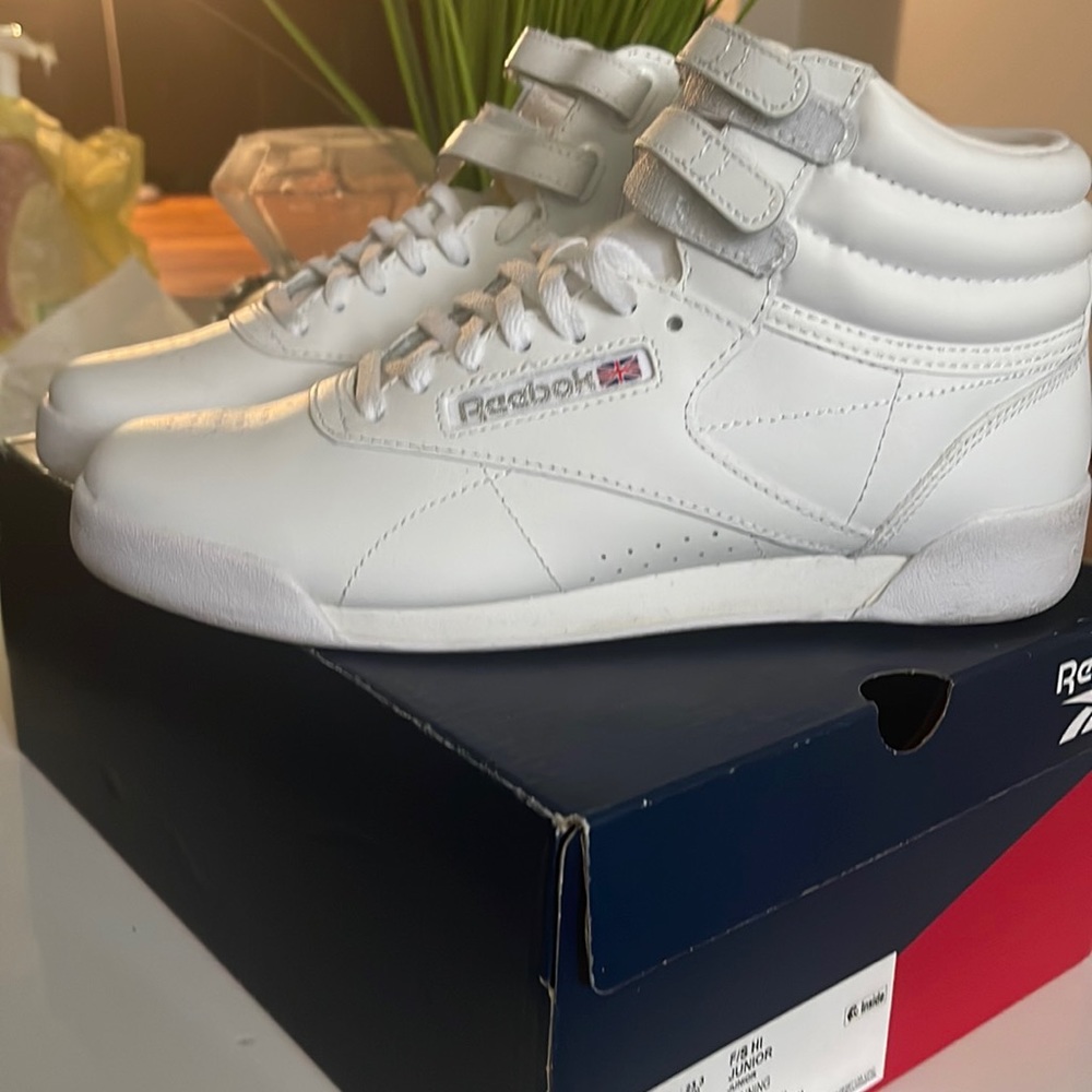 High top Reebok classics